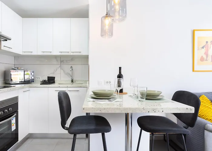 Daire Home2book Modern Seaview & Pool, Americas *