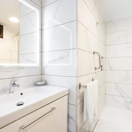 Appartamento Home2book Modern Seaview & Pool, Americas *